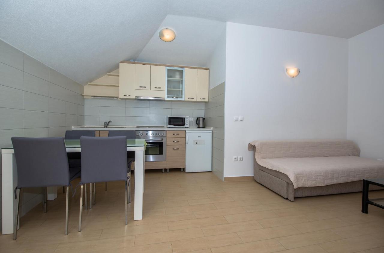 Apartments Beach Макарска Экстерьер фото