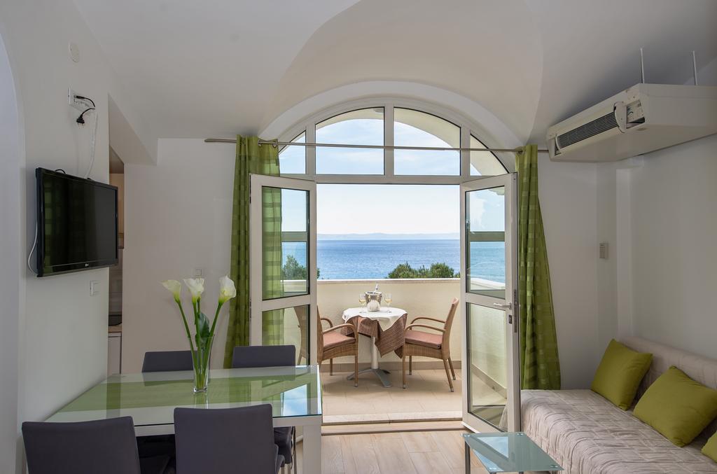 Apartments Beach Макарска Экстерьер фото